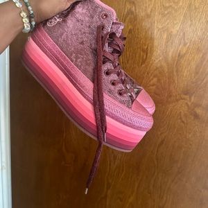 miley cyrus converse 9.5